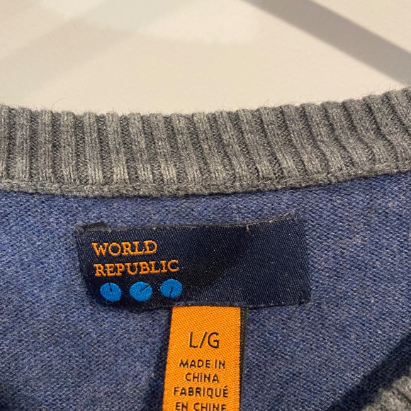 World Republic Sweater L - Picture 2 of 2